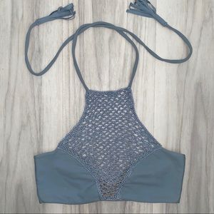 ACACIA top in sky